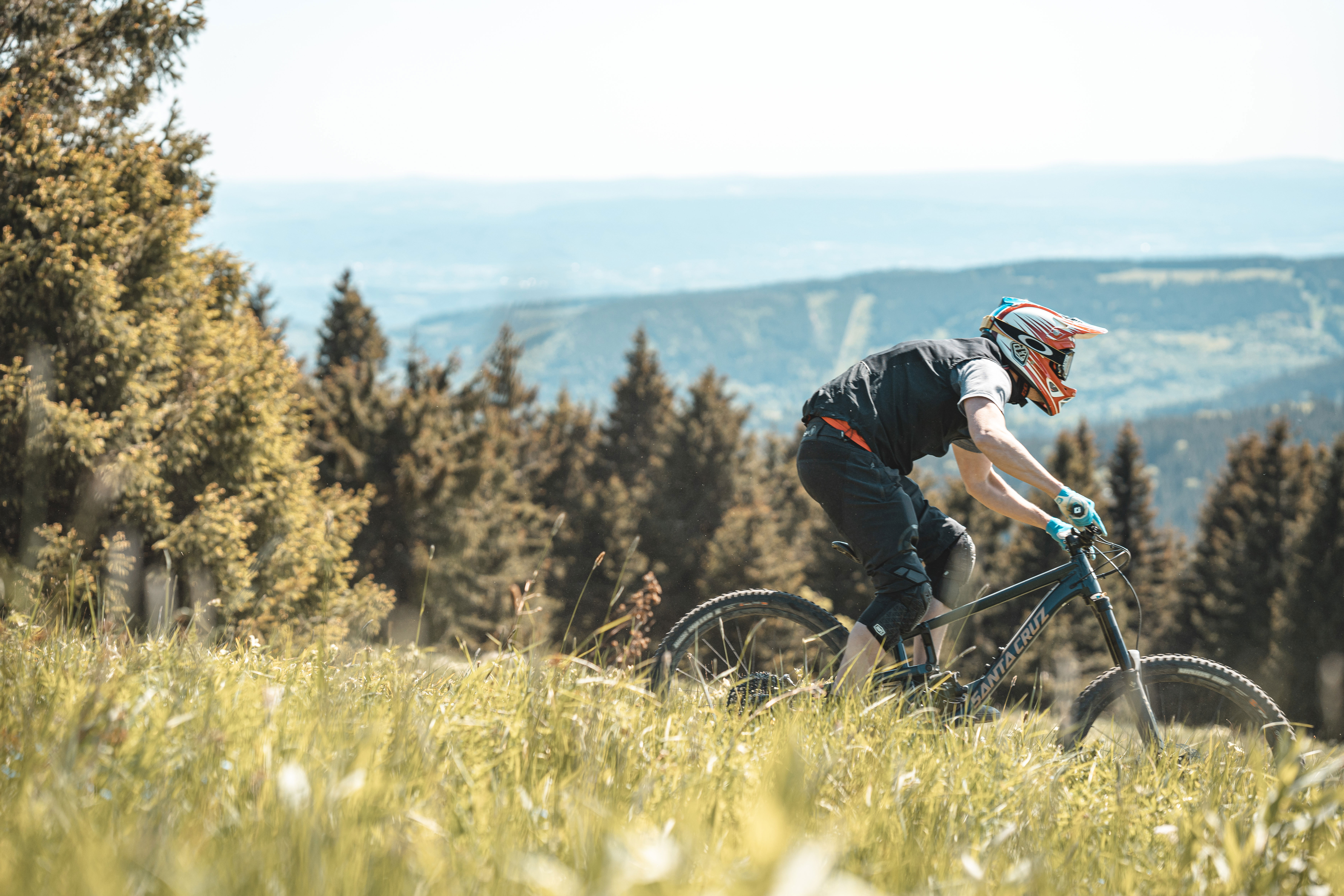 Peak & Play – die O’THAL E-Bike Uphill- Slalom Challenge
